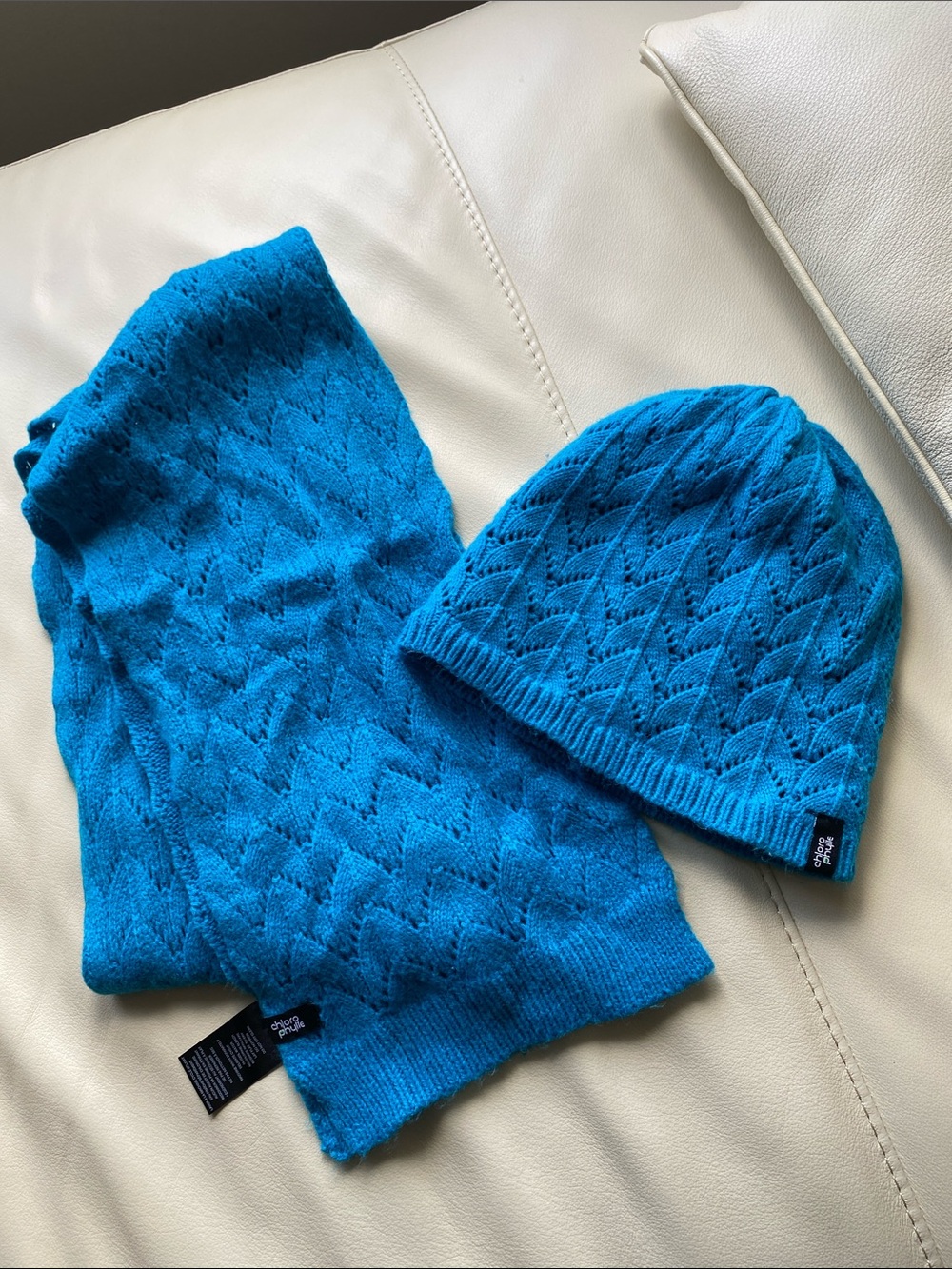 Chlorophylle Vibrant blue soft knit Beanie and Scarf set